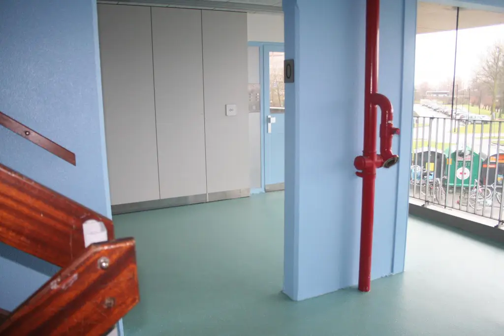 Degadur acrylaat galerijafwerking